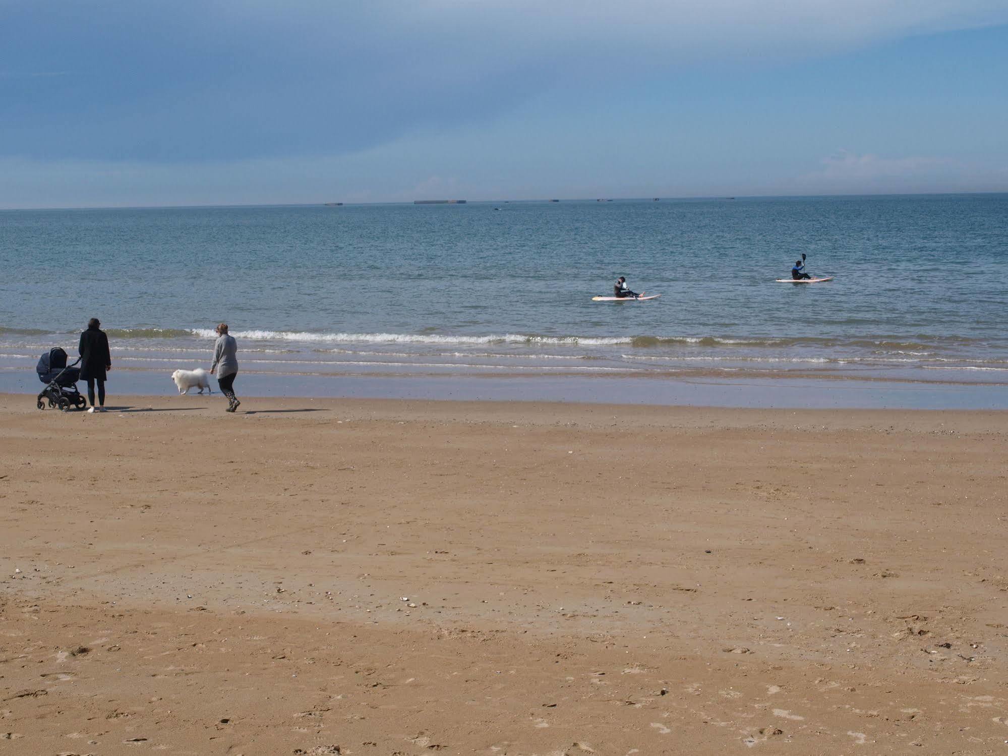 Gites En Normandie En Front De Mer A Asnelles , 3Km D'Arromanches, 10Km De Bayeux Exterior foto